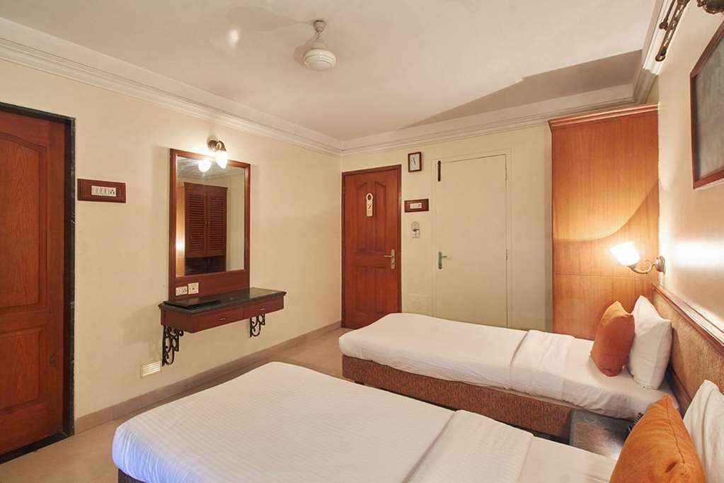 Hotel Srimaan Pune Habitación foto